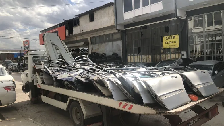 Sakarya’da kaçak oto parça operasyonu