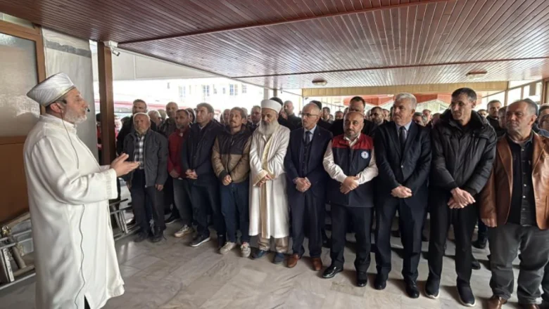 Sakarya’da okul saldırısı kurbanları için gıyabi cenaze namazı