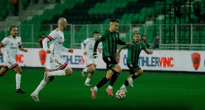 Sakaryaspor 1 Ümraniyespor 1