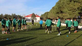 Sakaryaspor'da bandırma mesaisi başladı