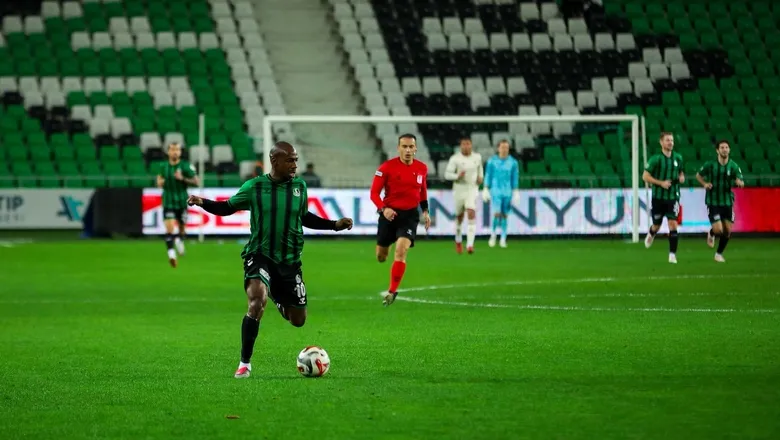 Sakaryaspor'da flaş ayrılık kararı