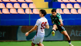 Sakaryaspor prestij maçında 1 puanı aldı