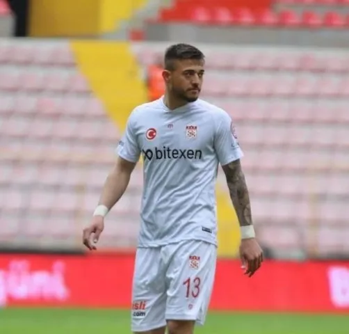 Sakaryaspor, Sivassporlu Alaaddin ile anlaştı