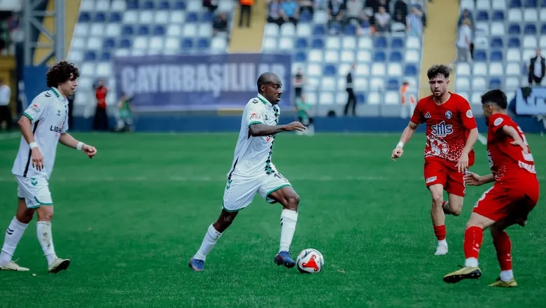 Sakaryaspor Szumski ile kazandı