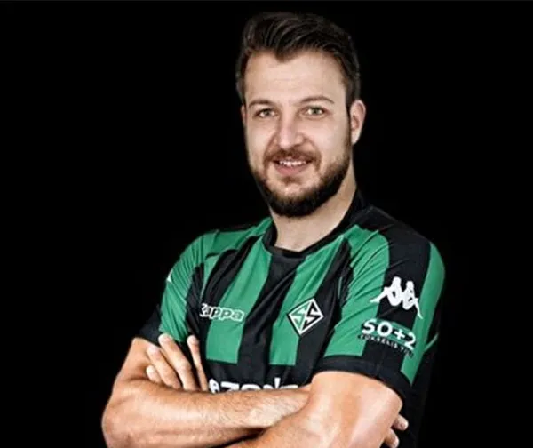 Sakaryaspor'un eski futbolcusu kırmızı bültenle aranıyor; Mal varlığına el konuldu