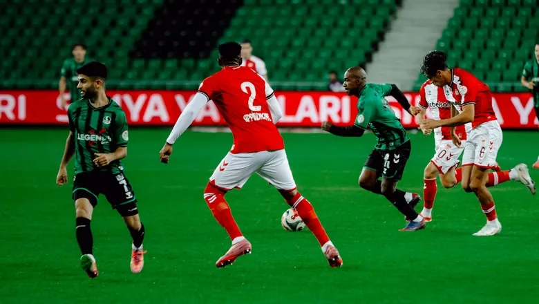 Sakaryaspor’dan büyük skandal: Kuralı unuttular, hükmen mağlubiyet