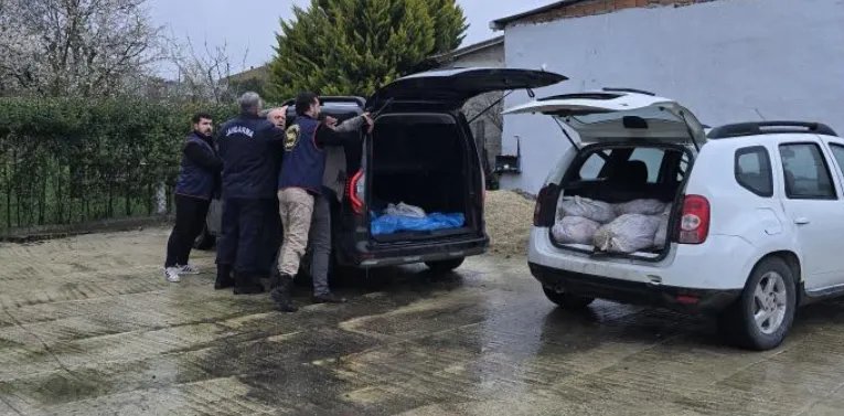 Satışa hazır 306 kilo at eti ile yakalandılar