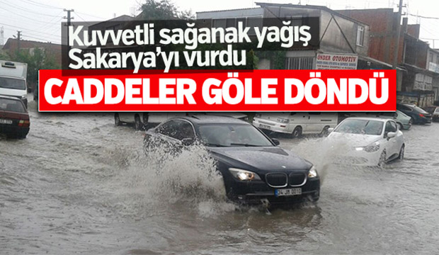 Şehirde Kuvvetli Yağış Nedeniyle Caddeler Göle Döndü