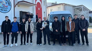 Servis Şoförü ve Arkadaşlarından Sare Kaya’ya Anlamlı ve Örnek Davranış