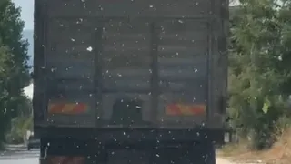 Slaj tozlarını saça saça gitti