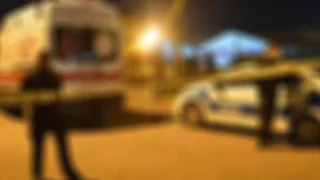 Şoke eden olay: Babalarını araçla eziyorlardı