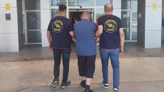 Suç makinesi saklandığı evde yakalandı