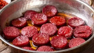 Sucuk, köfte, hamburger, yoğurt diye bakın ne yedirmişler