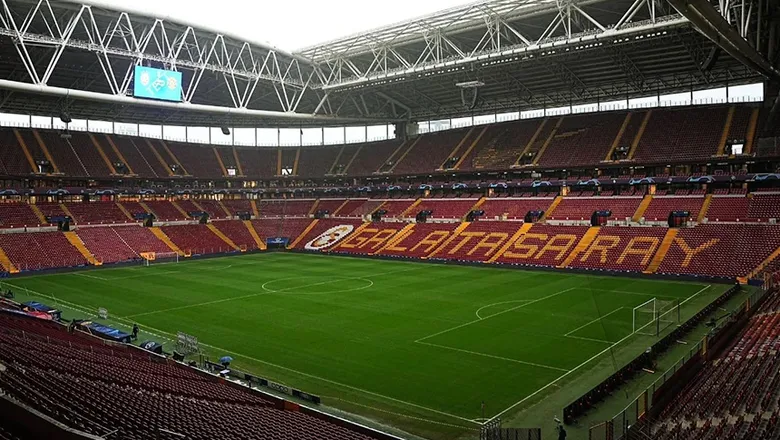 Süper Lig’de tribünlerin lideri belli oldu: Zirve o stadyumun