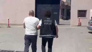 Sürekli yer değiştiren firari polisten kaçamadı