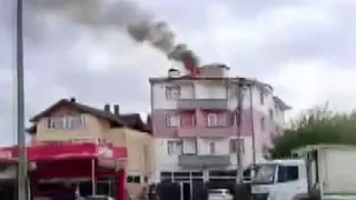 Tadilat sırasında çatıyı yaktılar
