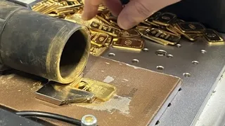 Talebe karşılamak için gece gündüz altın üretiyorlar