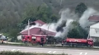 Tek katlı ev yandı