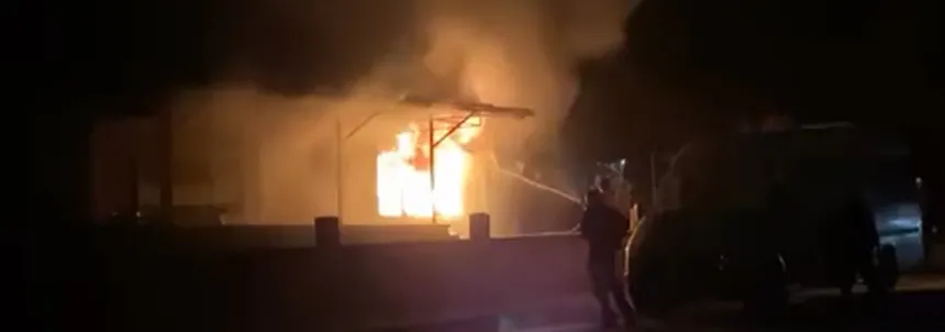 Tek katlı evde yangın çıktı