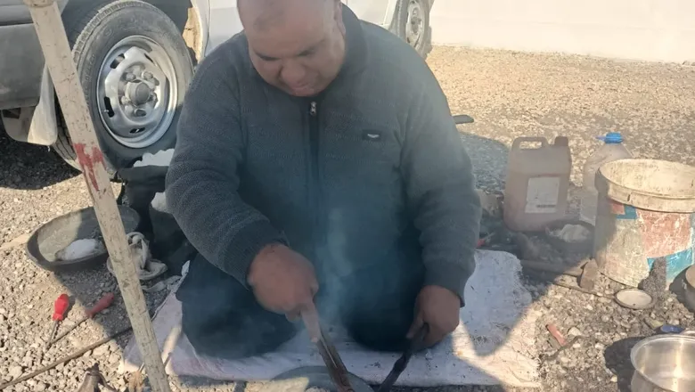 Teknoloji bitirdi ama o bırakmadı: Kalay ustası direnişte