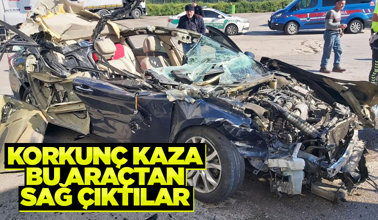 Tıra ok gibi saplanan otomobilden sağ kurtuldular