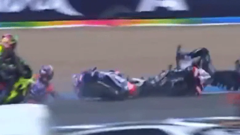 Toprak Razgatlıoğlu İspanya’da talihsiz kaza: Sprint yarışına veda