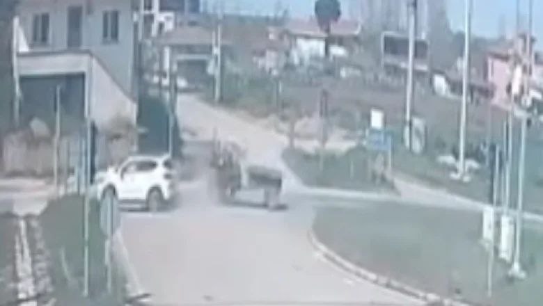 Traktörün ikiye ayrıldığı kaza kamerada