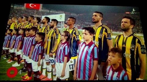 TS-FB Maçında Seremonide Bir Akyazılı