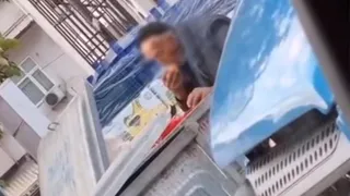 Türkiye ve Almanya'dan emekli, mülkleri var, çöpten yemek topluyor!