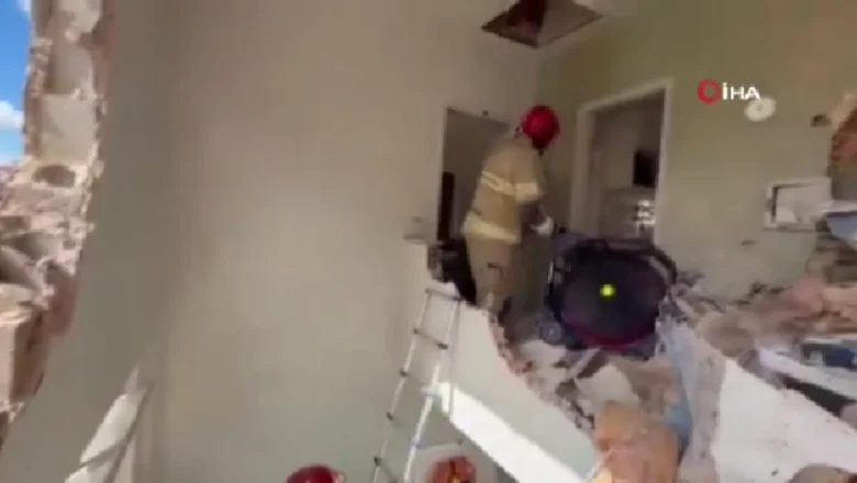 Uçak apartmana böyle Çarptı: 3 ölü