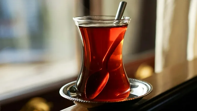 Ünlü Çay Markasında Gıda Boyası Skandalı! Tüketiciler Dikkatli Olmalı