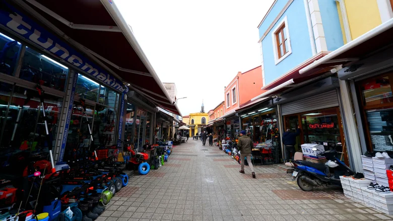 Uzunçarşı yeniden canlanıyor