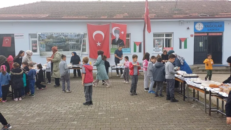 Yağcılar İlkokulu'ndan Gazze için kermes