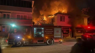 Yangın dehşeti; Ev ve araçlar kül oldu