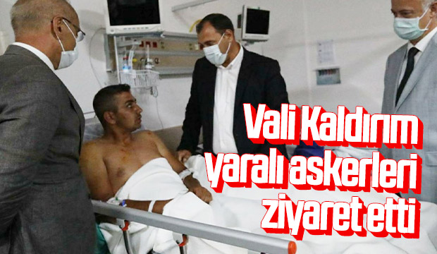 Yaralı askerleri ziyaret etti