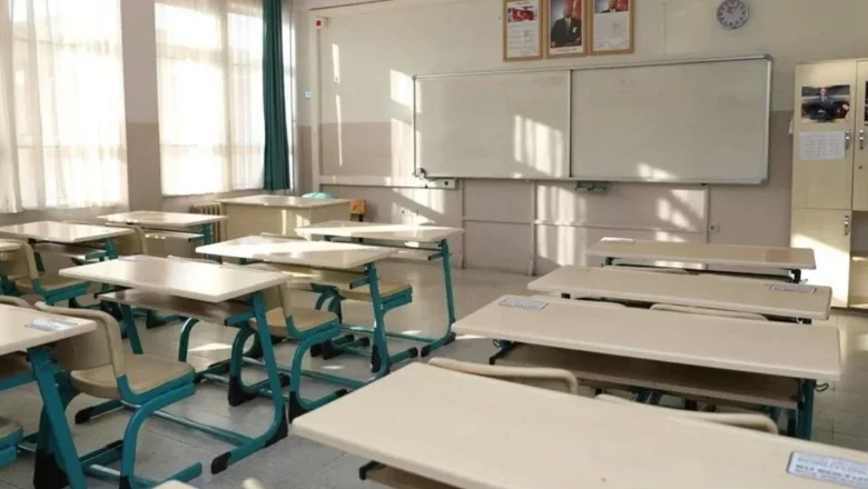 Yarın okullar tatil mi, ders var mı?