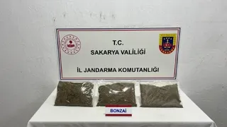 Yaşlı adam kilolarca uyuşturucu ile yakalandı