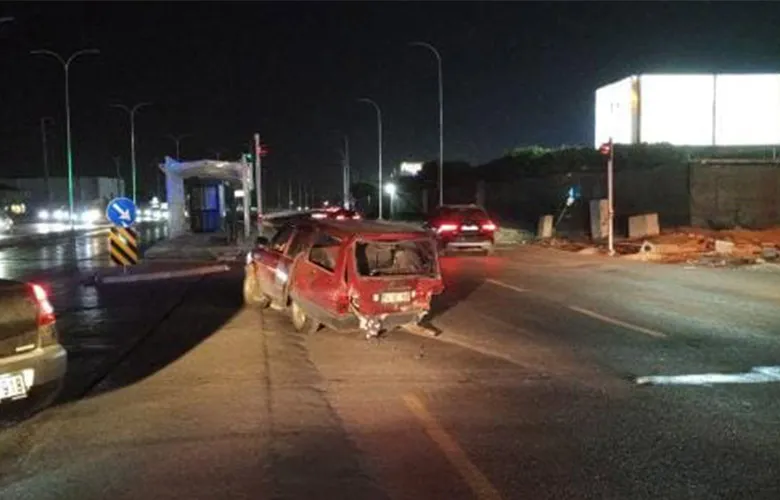 Yenikent yolu savaş alanına döndü: 3 yaralı