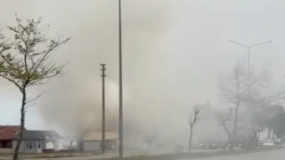 Yıkım için boşaltılan binada yangın çıktı