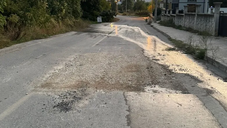 Yolda akan su kazaya neden oldu