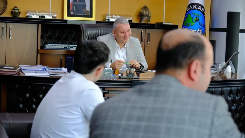 YOLDA BULDUKLARI ALTINLARI ZABITAYA TESLİM ETTİLER