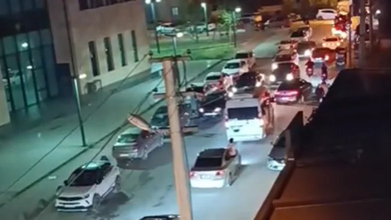 Yolu kapatıp oyun oynadılar