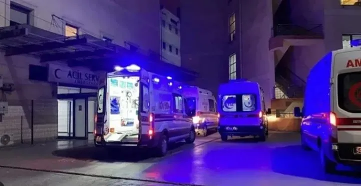 Yurtta kalan 12 öğrenci yedikleri yemekten zehirlendi