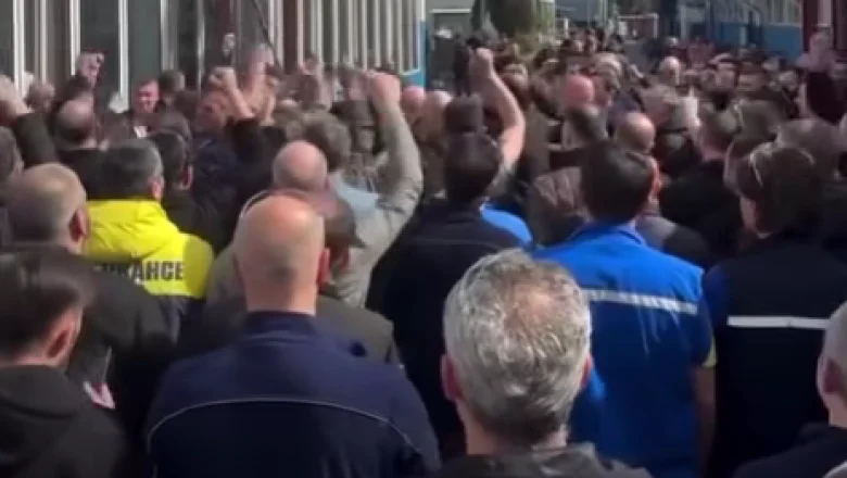 Zam teklifini beğenmeyen Goodyear işçileri eylem yaptı