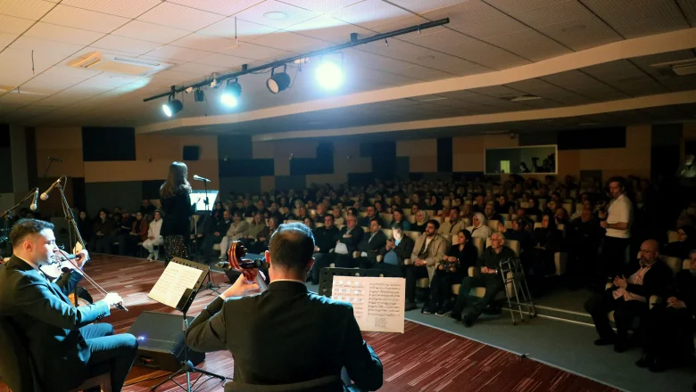 Ziya Taşkent’te Yaprak Sayar konseriyle müzik dolu gece