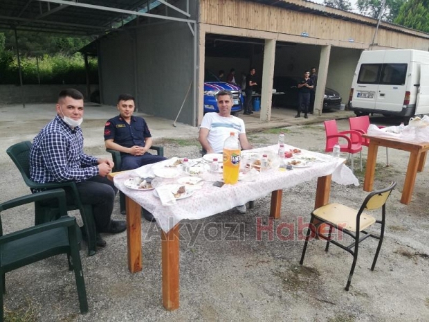 Dokurcun karakol komutanına veda ziyareti