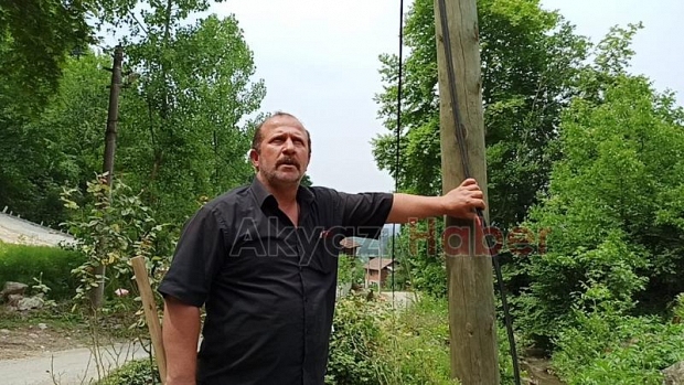 Hizmet alamayan muhtar kabloları kesti
