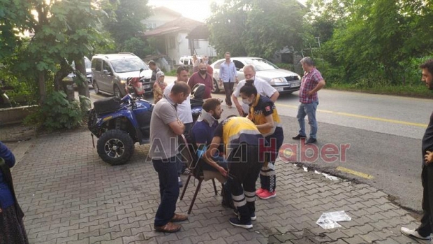 Akyazı'da ATV aracı devrildi:2 yaralı