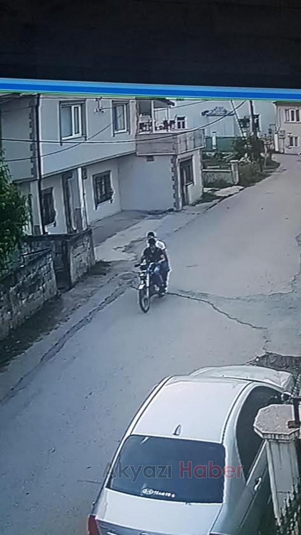 Yaşlı kadına çarpıp kaçtılar
