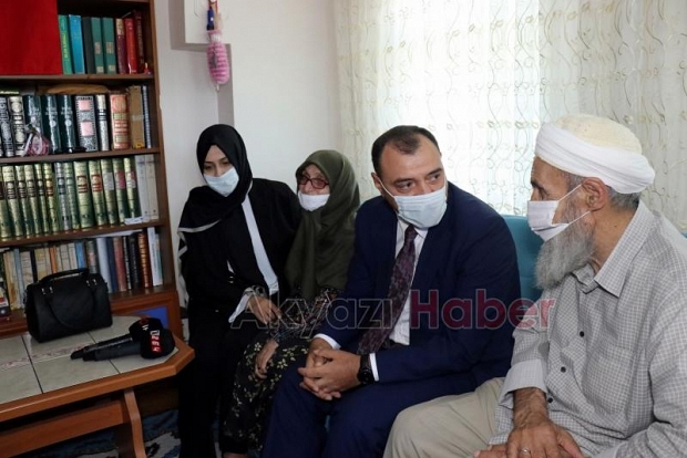 İlk ziyaretini Şehit Kaymakamın ailesine yaptı